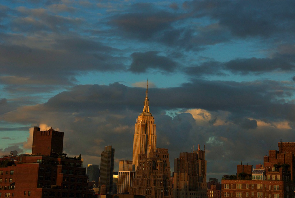EMPIRE STATE BUILDING, CLOUDS, SUNSET