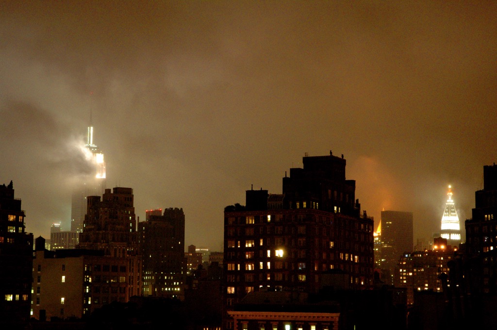 EMPIRE STATE BUILDING, FOGGY NIGHT