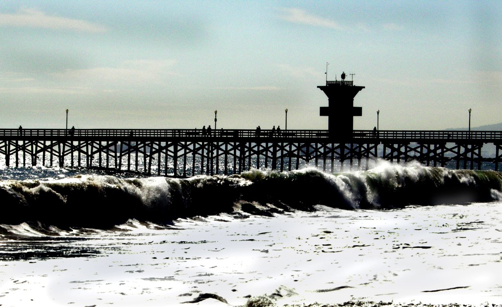 CALIFORNIA: SEAL BEACH, BREAKING WAVE